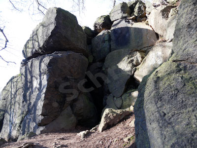 Blick zum Eingang der Bärenhöhle (2021)